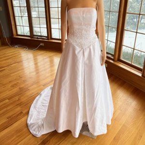 *St Tropez White Strapless Beaded Satin A-line Wedding Dress Bridal Gown Size 12